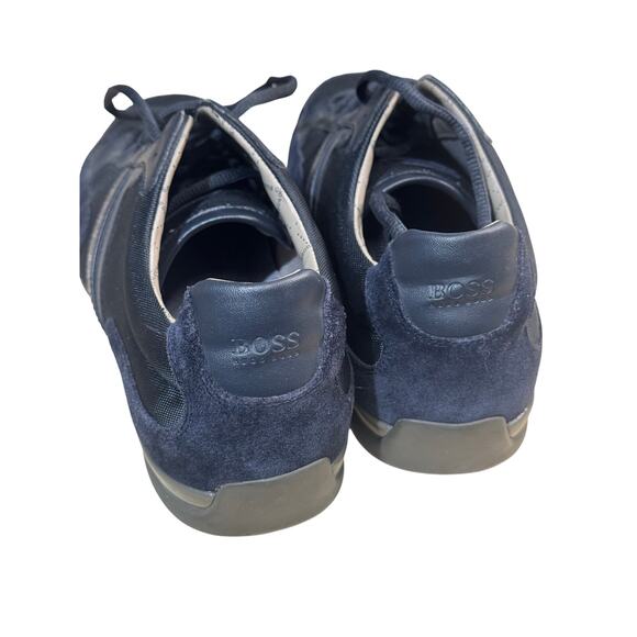 Athletic_Shoes